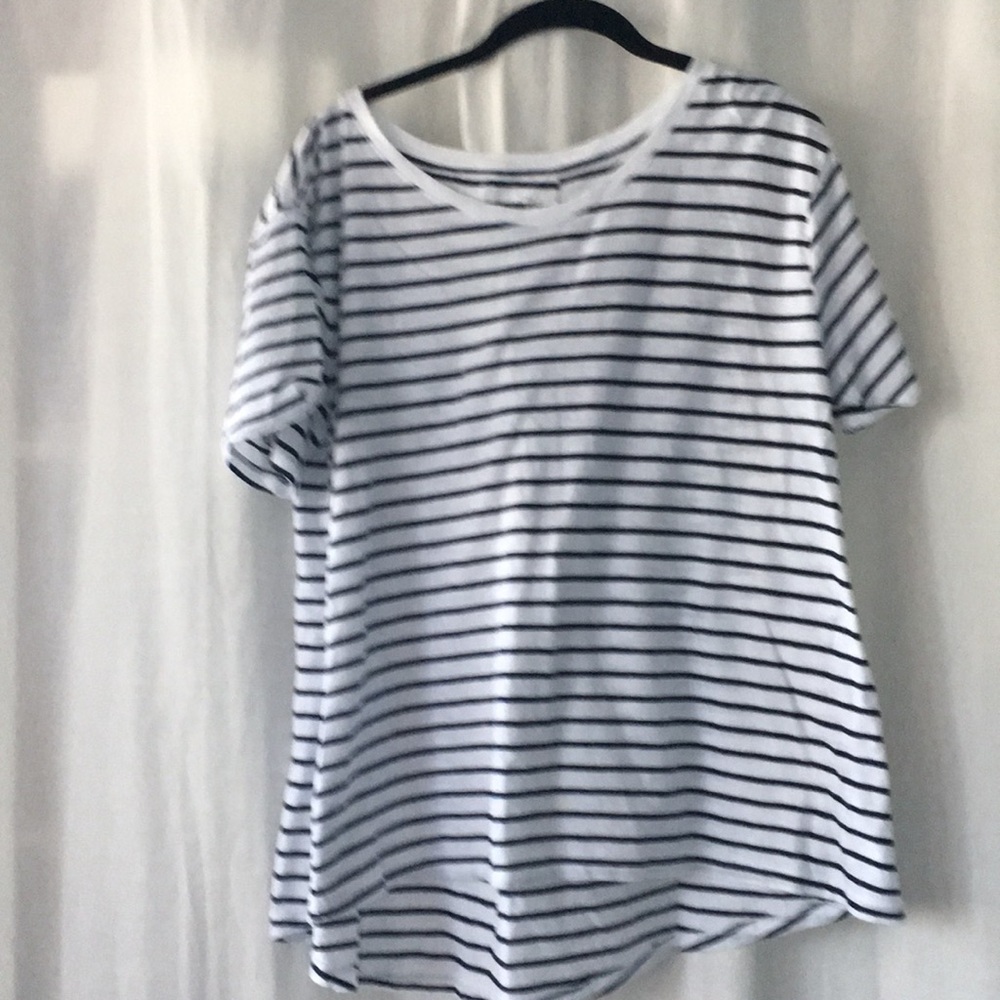 GAP swing tee